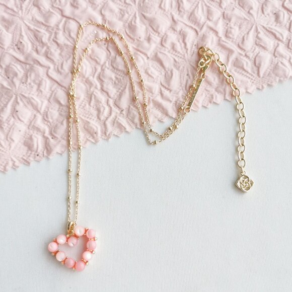 Kendra Scott Ashton Heart Blush Ivory Mother-of-Pearl Short Necklace in Gold - Picture 3 of 4